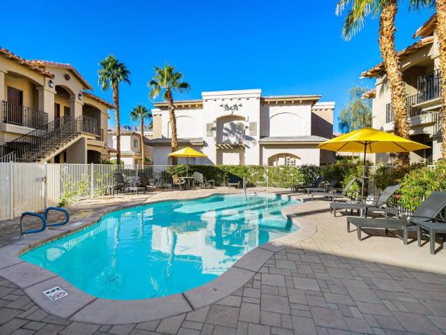 50630 Santa Rosa Plaza 8