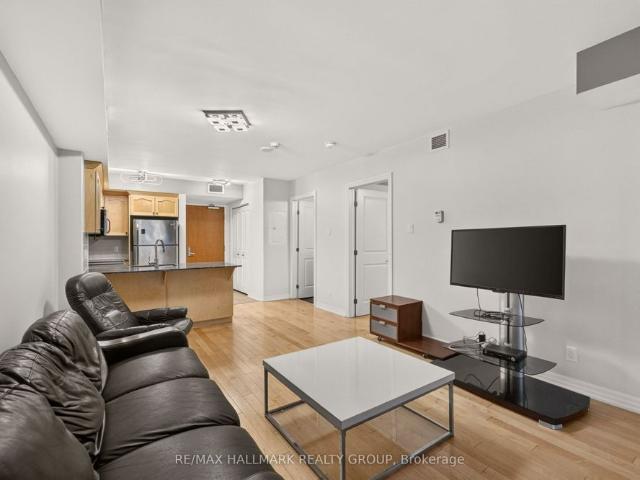 506 242 Rideau Street, Ottawa