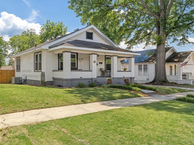 506 E Third St