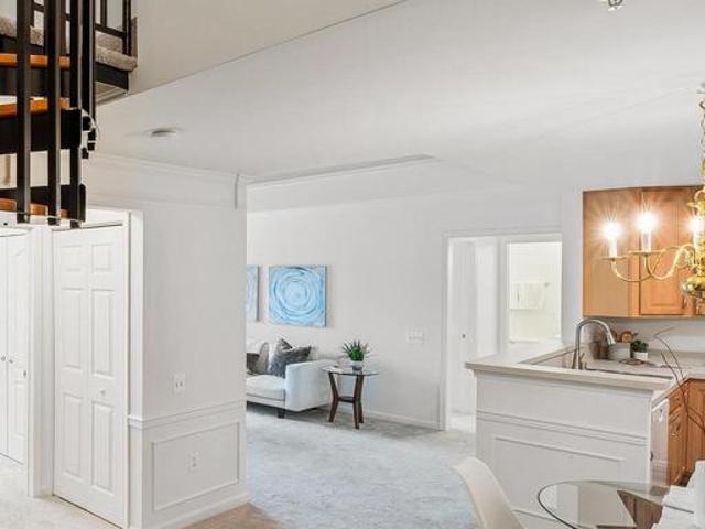 506 J Lloyd Place # 9