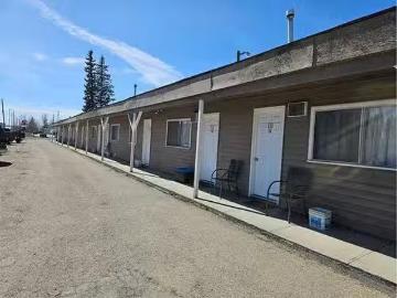 Sundre, Alberta - Parking