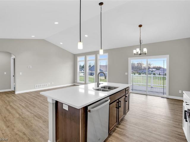506 Meadow Trail SW