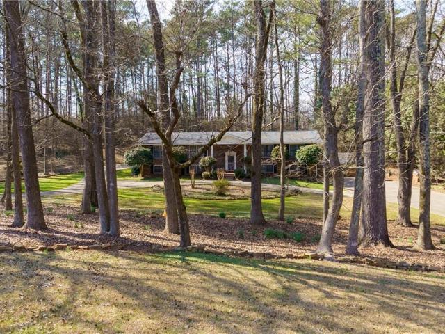 5075 Deen Road