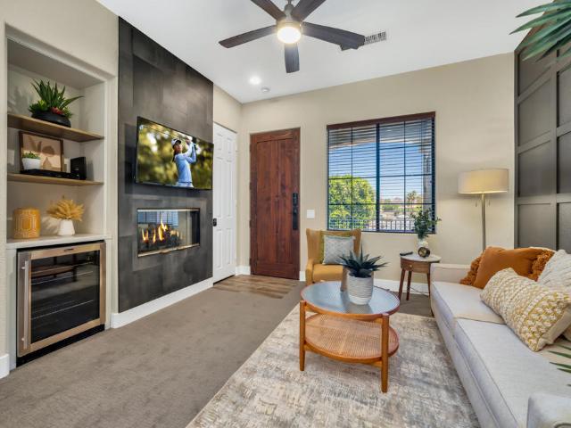 50760 Santa Rosa Plaza 7