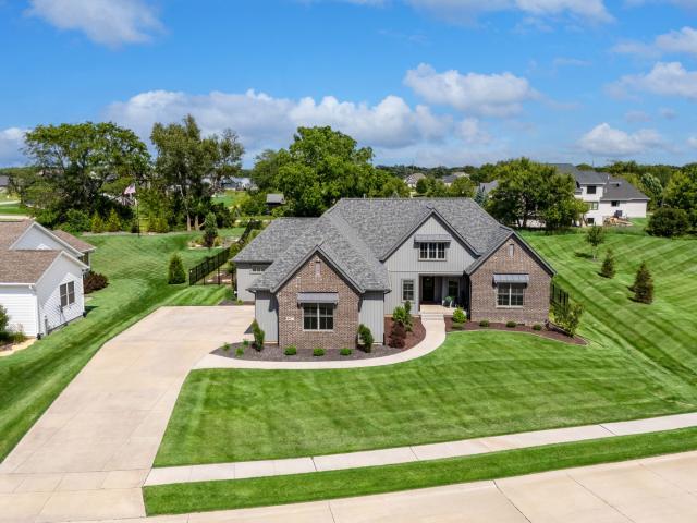 5077 Oak Ridge Court