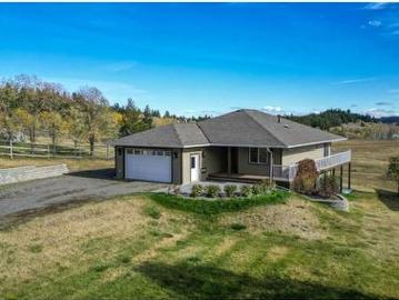5072 Block Drive, 108 Mile Ranch, BC, V0K 2Z0 house for sale | Listing ID R3109 | Royal LePage
