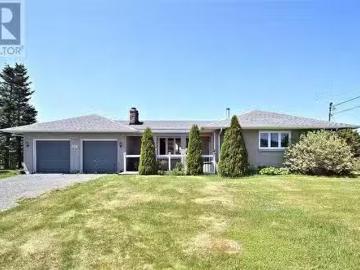 House for sale in French Island - Fireplace