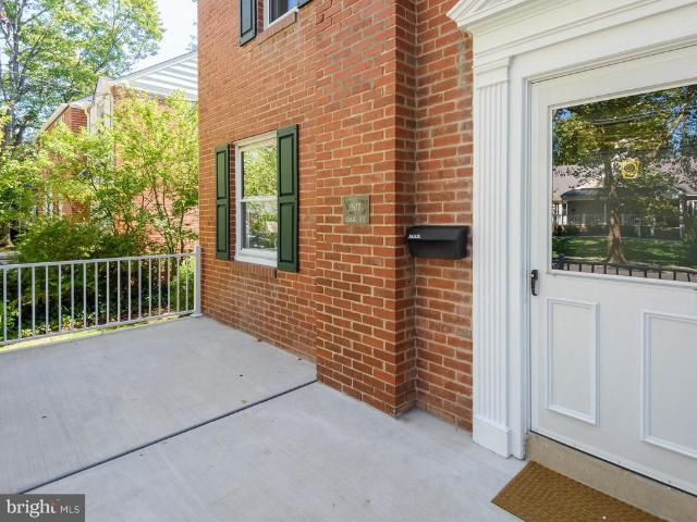 507 Oak Street