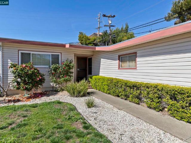 507 Los Cerritos Dr