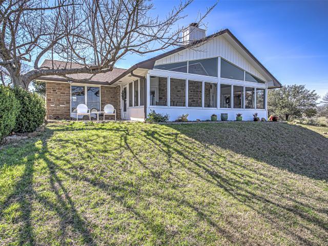 507 Mountain Dr, Horseshoe Bay, TX 78657 | MLS #176828