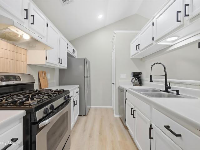 508/510 Greenlawn Blvd