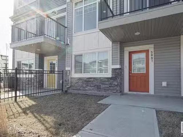 5087 Chappelle Road, Edmonton, AB, T6W 5A7 townhouse for sal.