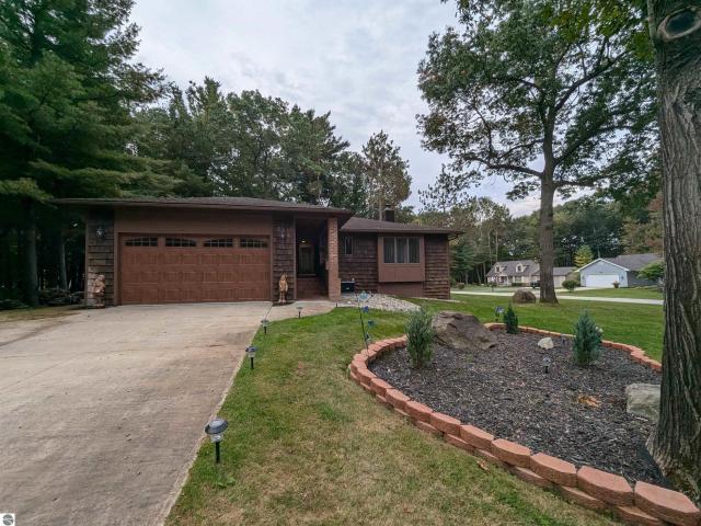 5089 Golfview Drive