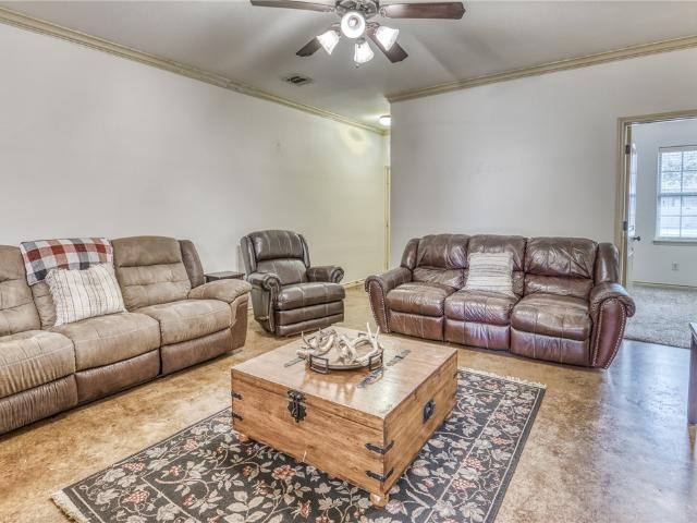 508 Deacon Drive W