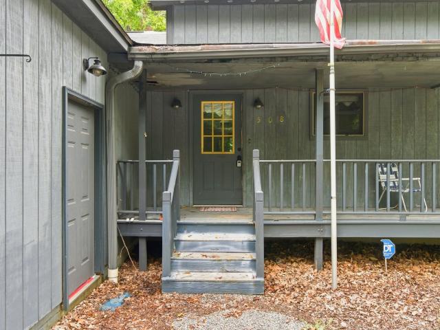 508 Old Stagecoach Lane