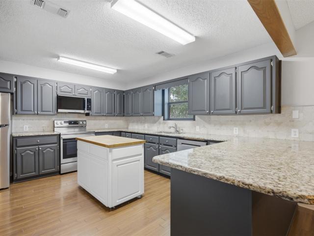 508 Pebble Dr