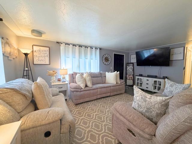5095 Rose Lane