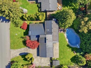 Greater Vancouver - Garden, Fireplace, Swimming pool