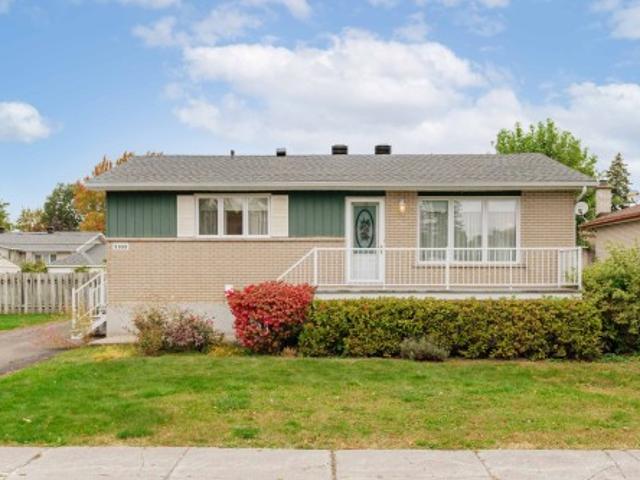 5090 Rue Michel, Longueuil Saint Hubert, QC, J3Y 2M9 house for sale | Listing ID 14360 | Royal LePage