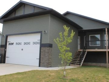 509 13 Street, Cold Lake, AB, T9M 1B3 house for sale | Listing ID E4478 | Royal LePage