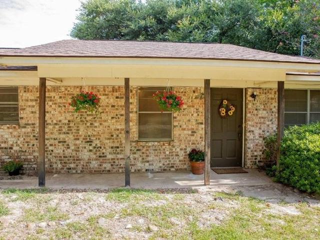 509 W South St, Lindale, TX 75771