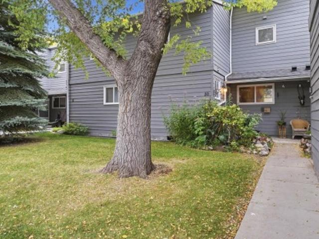 50 461 Av Nw, Edmonton, AB, T6L 5T1 townhouse for sale | Listing ID E4510 | Royal LePage