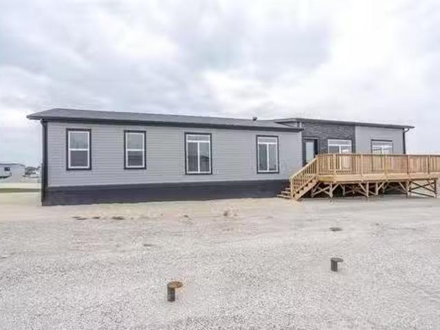 50 Vista Lane, Mitchell, MB, R5G 2X5 house for sale Listing.
