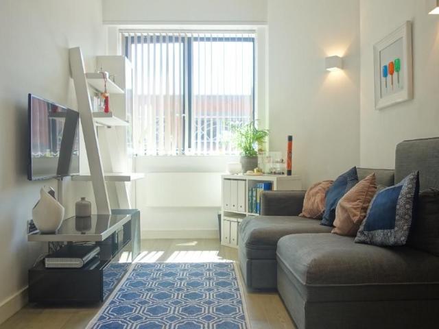 50 Wellington Street SL1, 1 bed flat to rent, £1,200 pcm | PrimeLocation