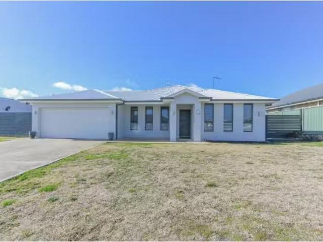 50 Westbourne Drive, Llanarth House for rent Listed by Mcgrat.