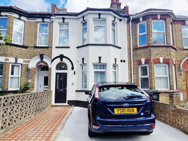50 Whitehill Road, Kent DA12 Studio to rent £950 pcm £219 pw