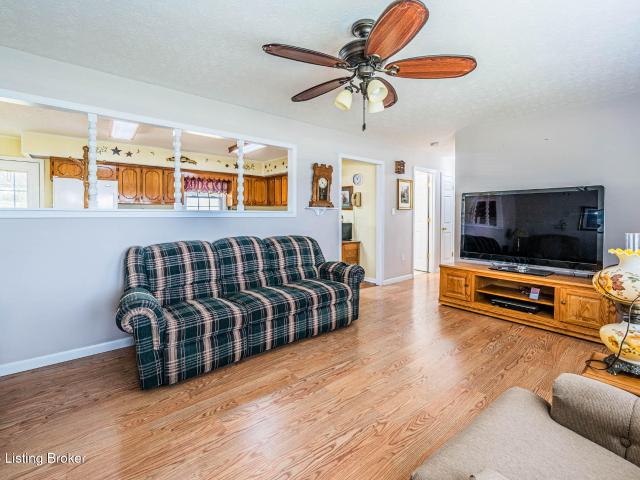 50 Willie Hogan Rd