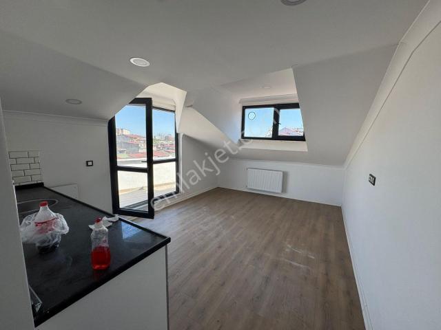 50. Yıl 1+1 Açık Mutfak 60 M2 Asansörlü Kiralık Daire