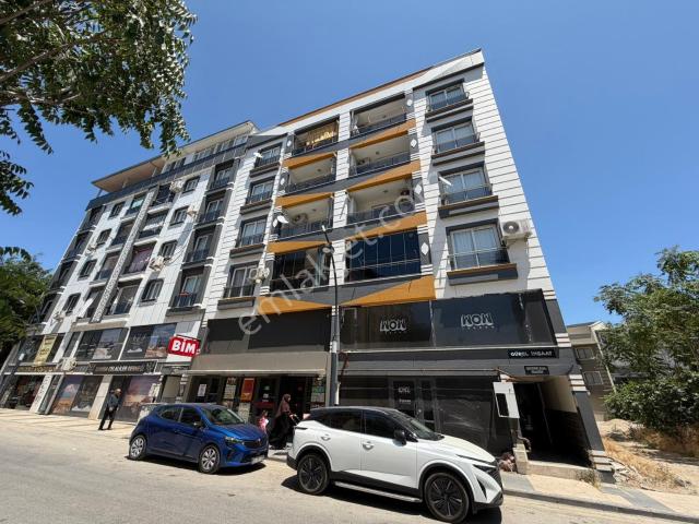 50. Yıl Mahallesi Cadde Üzeri Satılık 2+1 Dairemiz