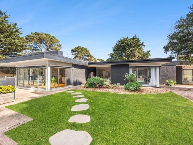 50 ACRES OF REFINED COUNTRY LIVING WITH LIFESTYLE APPEAL
