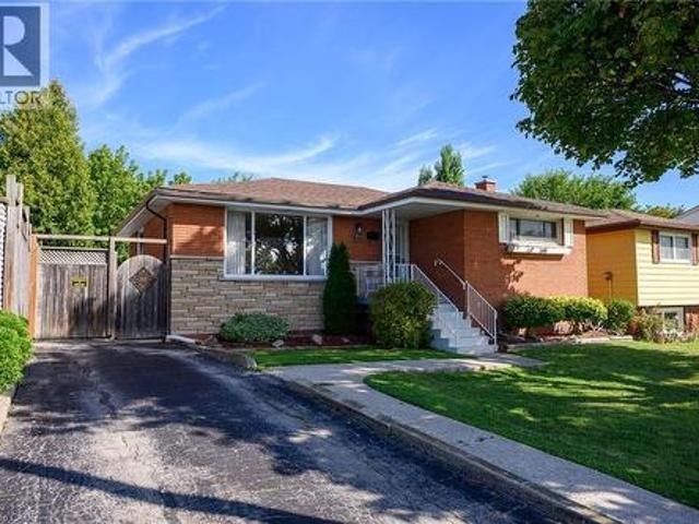50 Berko Avenue, Hamilton, ON, L8V 2R2 house for sale | Listing ID 40862 | Royal LePage