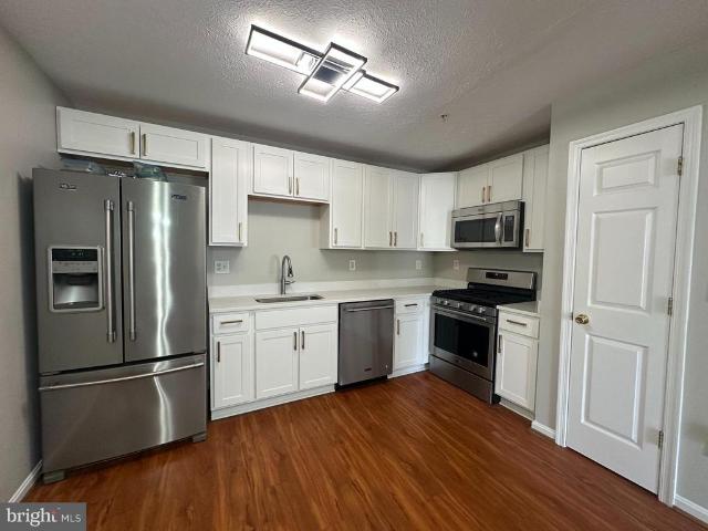 50 E Hearthstone Court