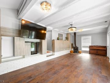 50 E Shore Dr