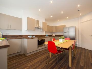50 Estcourt Avenue, Headingley. 5 bed terraced house to rent £2,730 pcm £630 pw