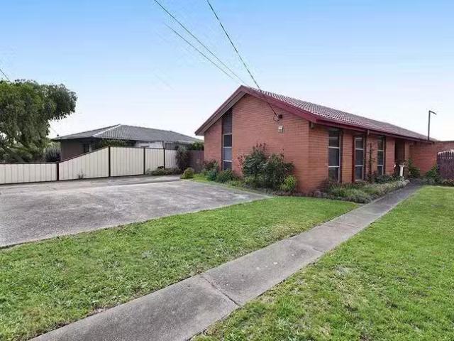 50 Erinbank Crescent, Westmeadows, VIC 3049
