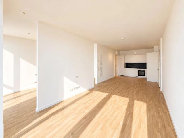 50. Etage mit 10sqm Loggia: Erstbezug DC2 Tower inkl. Fitnessstudio