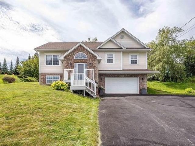 50 Falcon Crest Court, Sackville, NS, B4E 3K5 house for sale | Listing ID 202622 | Royal LePage