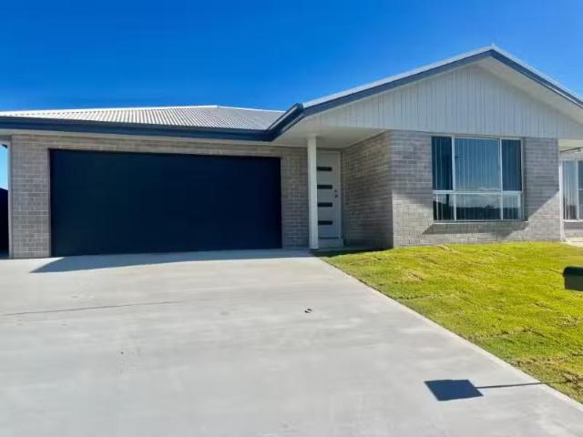 50 Gordon St, Calala House for rent Listed by Emily Torode of.