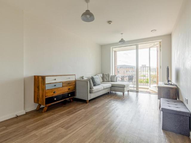 50 Hammersley Road, London, E16 2 bed apartment to rent £2,300 pcm £531 pw