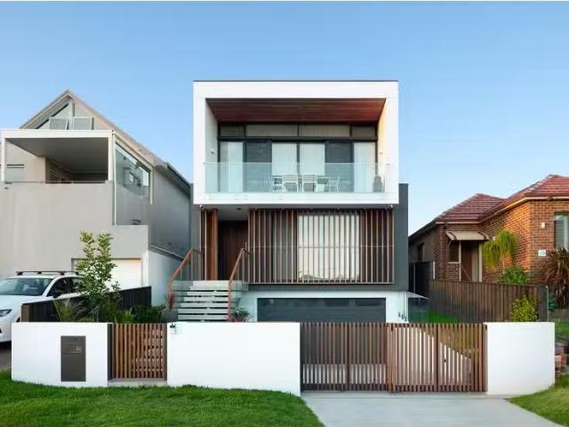 50 Headland Road, North Curl Curl House for rent Listed by Lu.