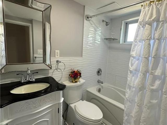50 HILDA Avenue Unit# 205, Hamilton, Ontario, L8M3E6