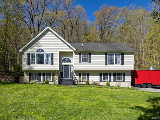 50 Horseshoe Rd, Millbrook, NY 12545 | MLS #973983