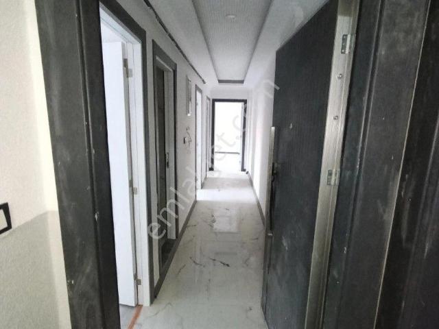 %50 Krediyle Arnavutköy Sitede Satılık 2+1 Ara Kat Daire