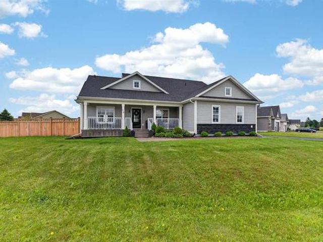 50 Lantern Crescent, Cornwall, PE, C0A 1H8 house for sale | Listing ID 202615 | Royal LePage