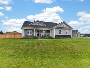50 Lantern Crescent, Cornwall, PE, C0A 1H8 house for sale | Listing ID 202615 | Royal LePage