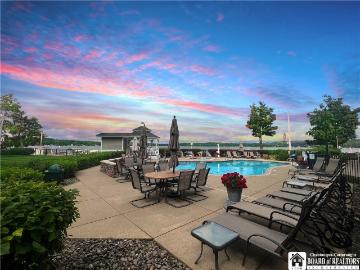 50 Lakeside Drive # C303